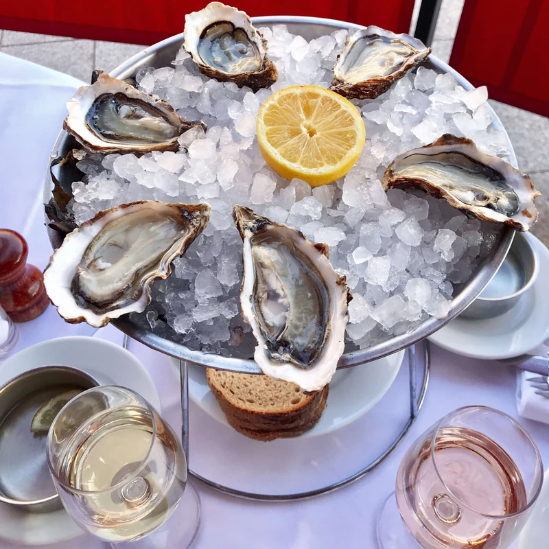 Mandje Oesters uit Normandië, vers van de bron!
