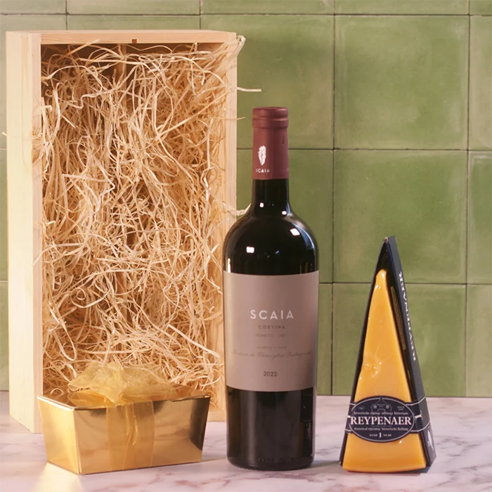 Wijngeschenk met Scaia Corvina, Reypenaer Kaas en Bonbons – Italiaans Genieten in Luxe Verpakking