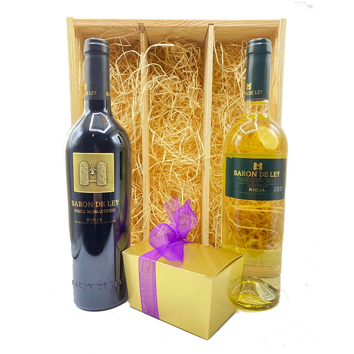 Chocolade- en Wijngeschenk Baron de Ley – Luxe Geschenk met Rioja Wijnen en Belgische Bonbons in Houten Kist