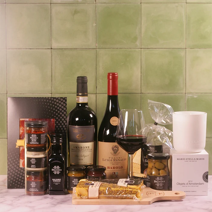 Geschenkbox Amarone & Barolo – Luxe Wijngeschenk met Topwijnen, Ibérico Ham en Delicatessen