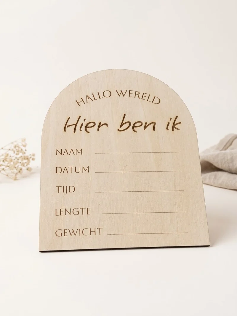 Houten Geboortebordje ‘Hallo Wereld’ – Bewaar de Mooiste Herinneringen