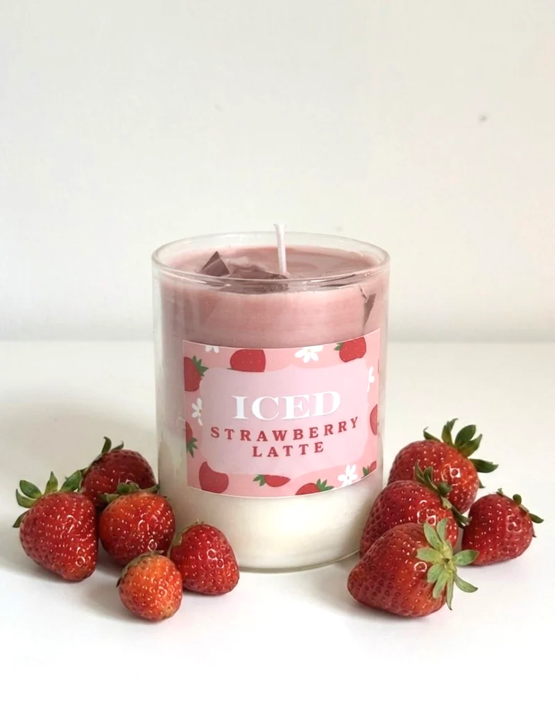 Iced Strawberry Latte Kaars