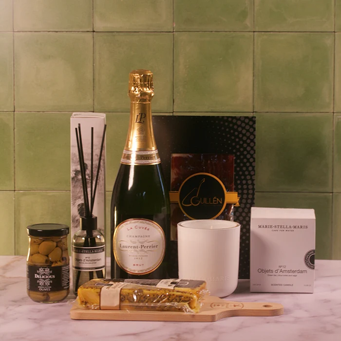 Geschenkbox Laurent-Perrier & Sfeer – Luxe Champagne Geschenk met Delicatessen en Marie-Stella-Maris