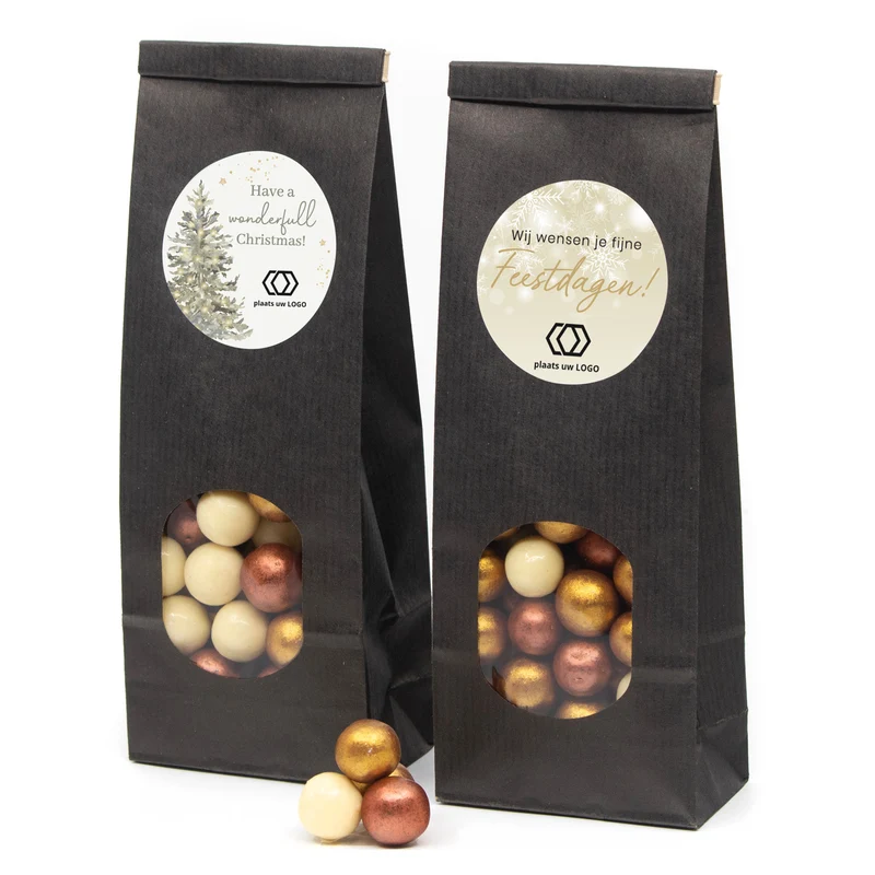 Zwart kraftzakje met kerstvulling en logo - Kerst