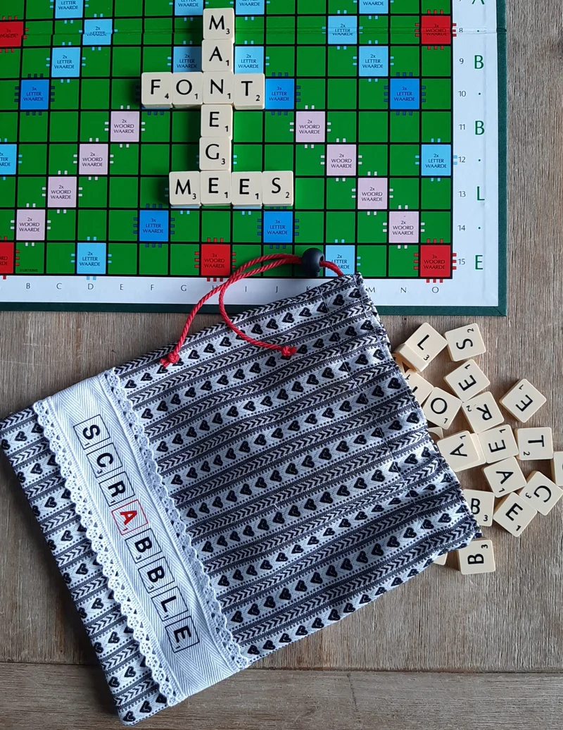 Scrabble zak Zeeuws schortenbont met witte band