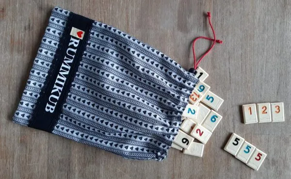 Rummikub zak Zeeuws schortenbont met zwarte band