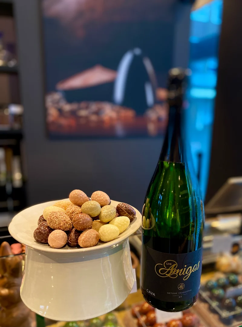 Paas Chocolade en Wijn cadeau in luxe verpakking